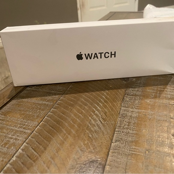 NIB APPLE WATCH, BAND, USB-C CHARGE CABLE - Picture 4 of 8